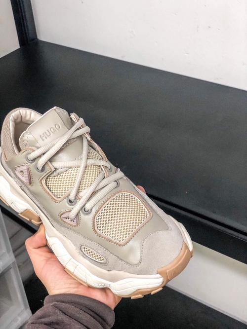 ce0德国奢牌 雨果博斯hugo boss clunky runner 2019新款 复古老爹