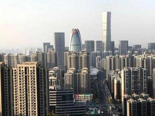 济南东部高楼林立,现代感十足