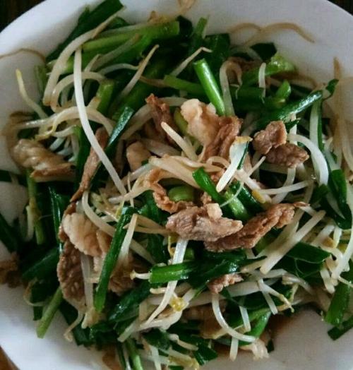 豆芽肉丝炒韭菜