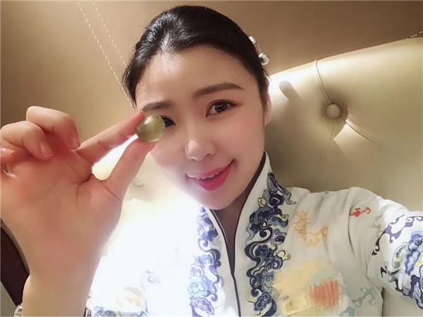 海南航空空姐解梦洁:无论飞行多久,我依然为不经意的善意而感动