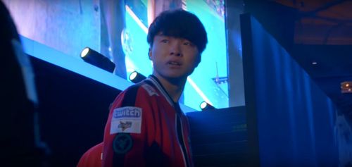 英雄联盟官方头像更换成faker,仅有两名选手得到过此等待遇