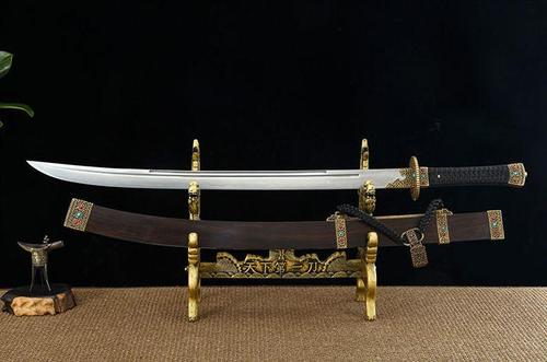 作为中国古代军刀,雁翎刀的形成离不开中国历史,从环首刀到唐刀再到雁