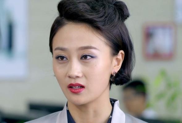 在《第22条婚规》中,翟星月的扮相很有气质.