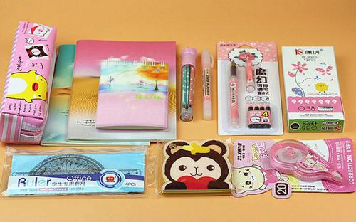 "最烧钱"的3款文具,初中生的零花钱被太掏空,全买的是小土豪