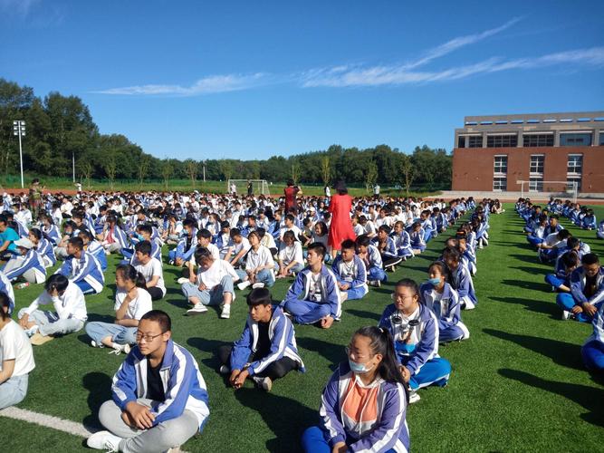 又是一年毕业季 扎兰屯市第四中学举行2020届毕业典礼