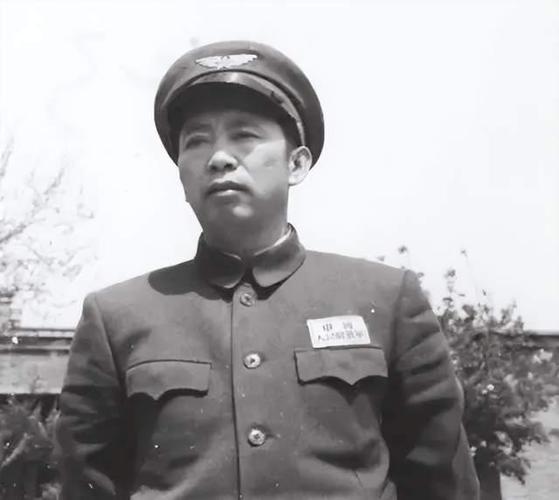 1965年刘亚楼病逝周总理得知后哽咽道亚楼同志他走得太早了