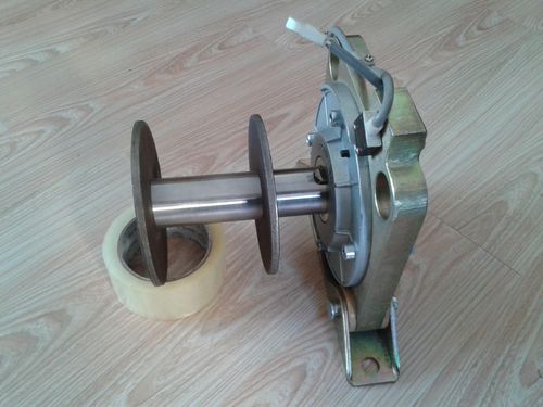 28电动卷帘门 600kg电动卷门