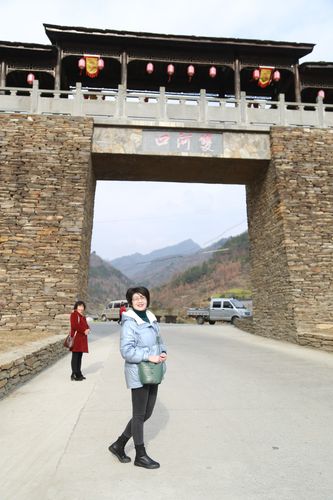 汉阴健康快乐群一行7车35人,在庆冬至活动之余,自驾游玩双河口古镇