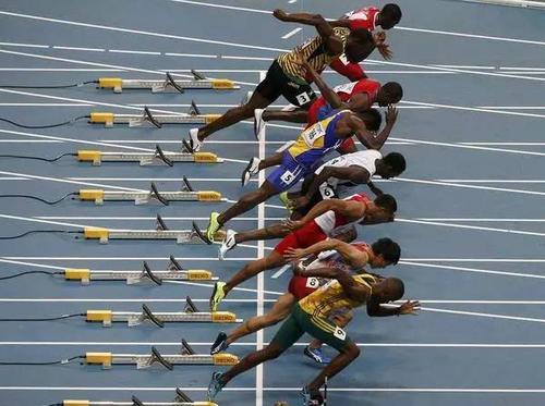 整点儿奥运0202博尔特为什么有人会摔倒冲线