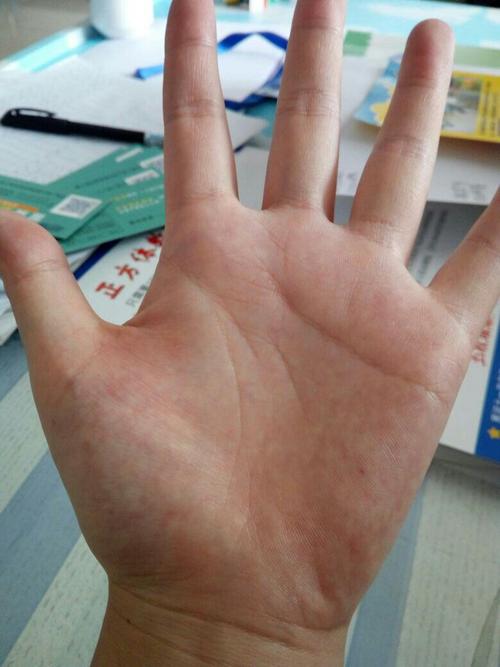 我的左手掌中间的线怎么断了?我是女生