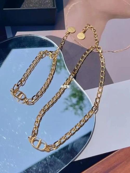 迪奥cd项链_项链_迪奥怎么样_镀金_潮流_好物推荐_装饰