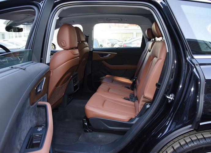 现款奥迪q7后排空间