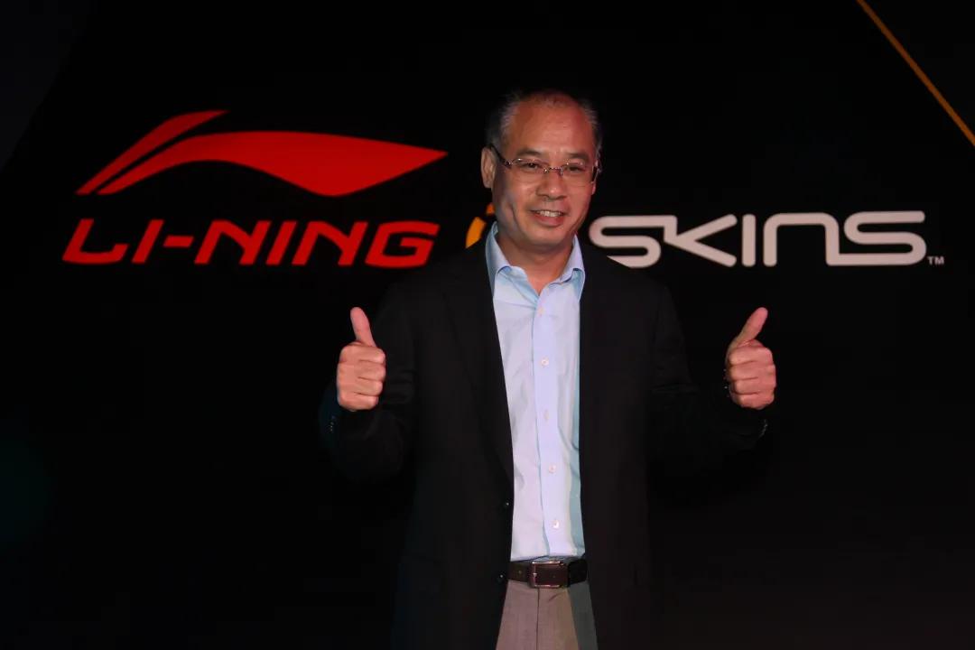 凭借着几十年的积累,李宁成了国内最知名的运动品牌. 可