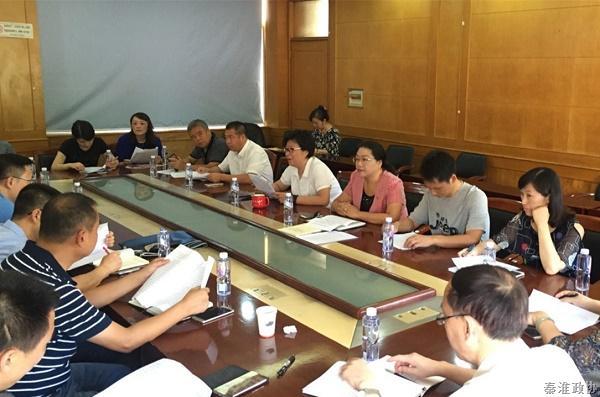 秦虹街道政协工委组织委员参加街道上半年政情通报会