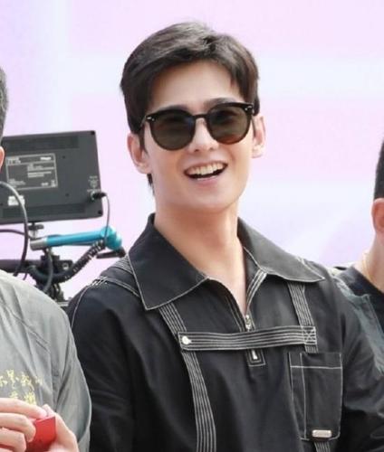 《你是我的荣耀》路透,杨洋牙齿引热议,网友:是明星该有的?