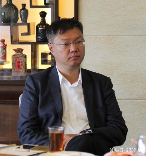 这所医院由香港企业家吴镇