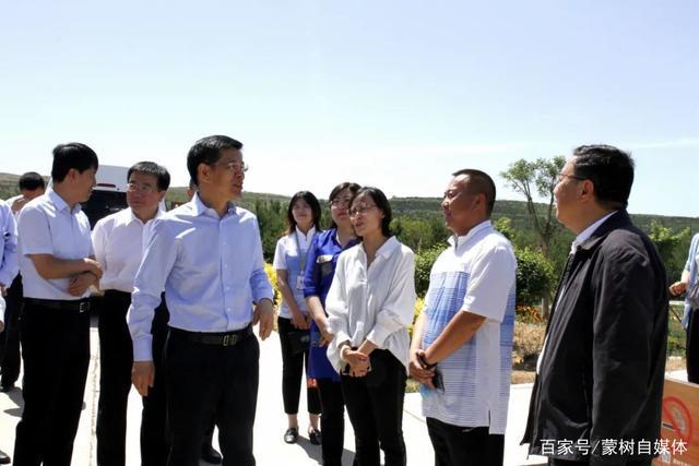 内蒙古自治区副主席黄志强一行调研蒙树