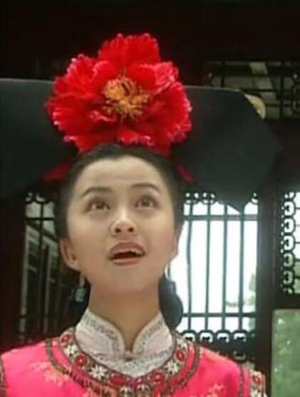 《还珠格格》丫鬟"彩霞"近照