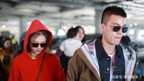 《八佰》火了欧豪,靠女友上位?选秀出身的他资源为什么这么好?