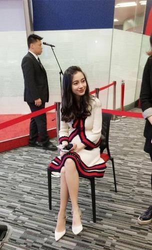 这么美,不看肚子真不知道怀孕7个月了,不过baby穿这么少小心晓明哥说