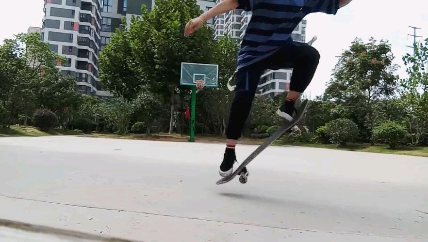 豚跳练习无数天_滑板_滑板少女_运动健身_运动