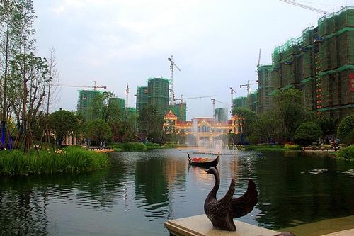 舒城恒大文化旅游城灯光诱人