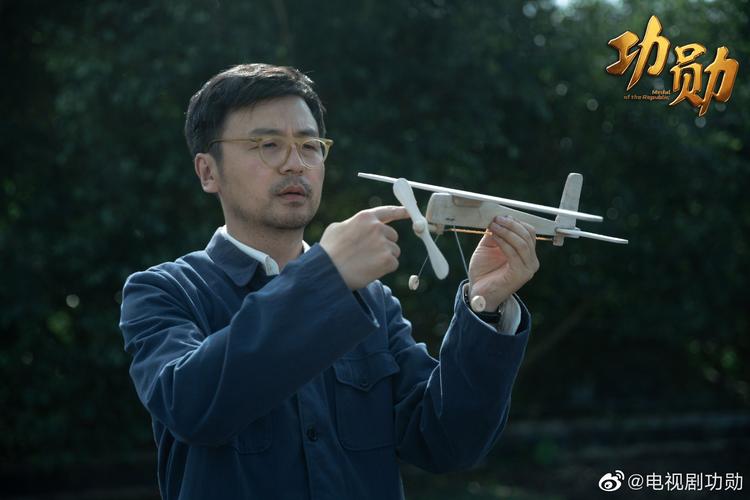 屠呦呦,袁隆平……八个故事,太多细节丨揭秘《功勋》