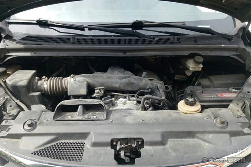 上汽大通 g10 2014款 2.0t 自动 豪华行政版