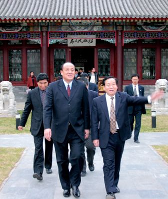 黑龙江省高校主动适应东北老工业基地振兴的思考
