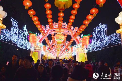 正月十五闹元宵成都大庙会人人人模式中收官