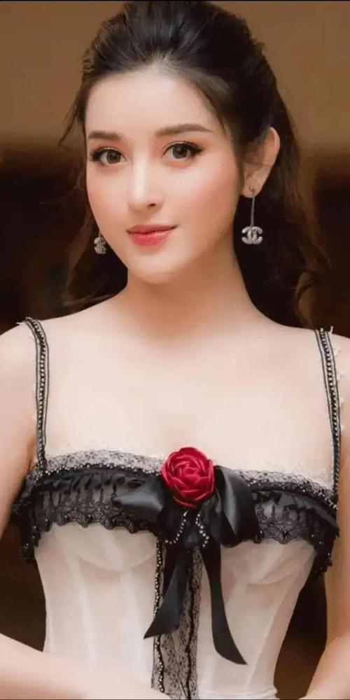 越南美女模特阮宣眉