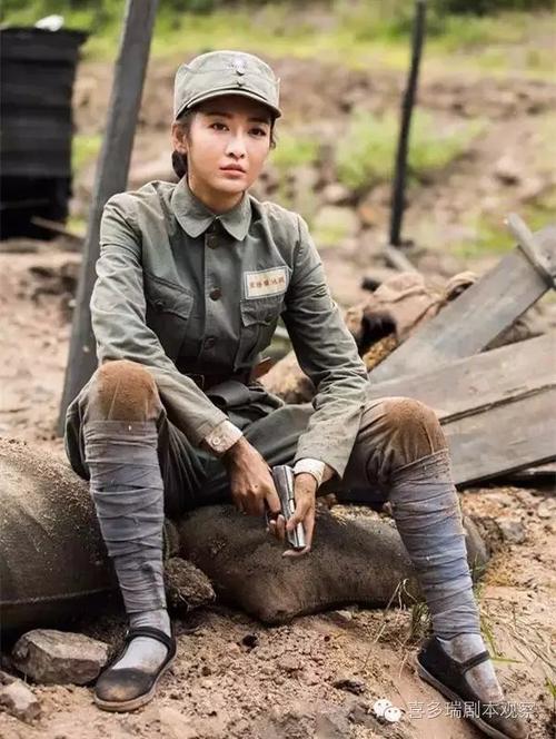 她所扮演的角色江美兰和徐僧扮演的角色萧以恒是一对夫妻,我在剧本里