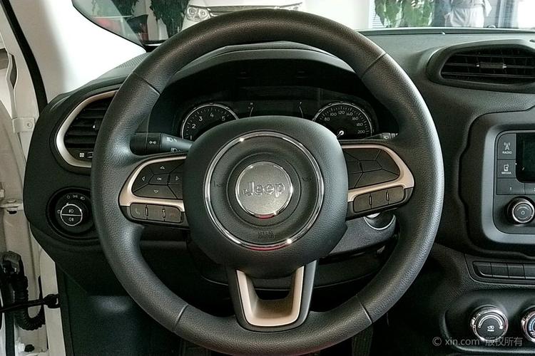 jeep自由侠方向盘