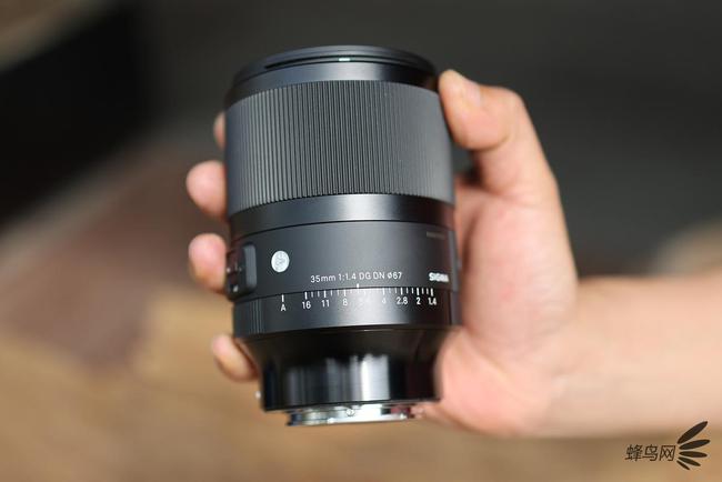 小巧轻便的人文定焦头 适马35mm f1.4 dg dn art外观图赏
