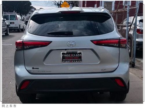 丰田全新汉兰达实车街拍!下月国内发布,尺寸大涨,搭2.5l混动