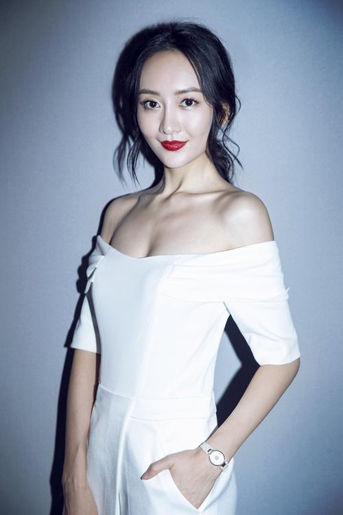 王鸥的老公个人资料家庭背景 王鸥王凯结婚了吗 王鸥整容前后照片