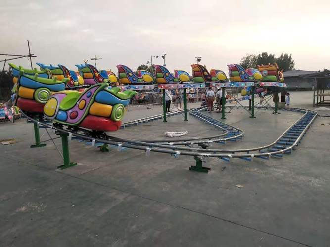 迷你穿梭设备广西太空穿梭> 迷你穿梭游乐设备算是圆了儿童们的驾车梦