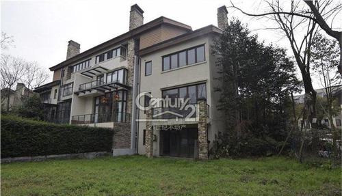 华侨城东岸岛心正临河联排大端头别墅 花园800平 可停4辆车