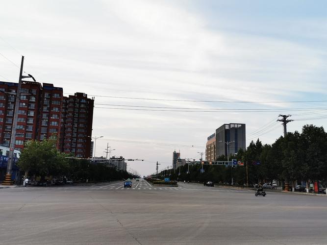 夜幕下的襄汾县城