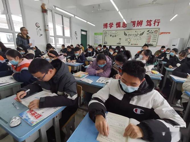 犇向新学期!孝感开学大片今日"上映"
