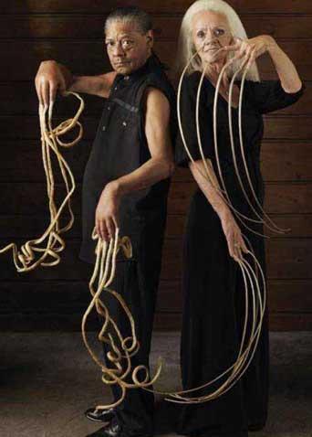 【奇人奇事】世界上舌头最长的人!你见过舌头碰眼睛吗?看完就涨知识了