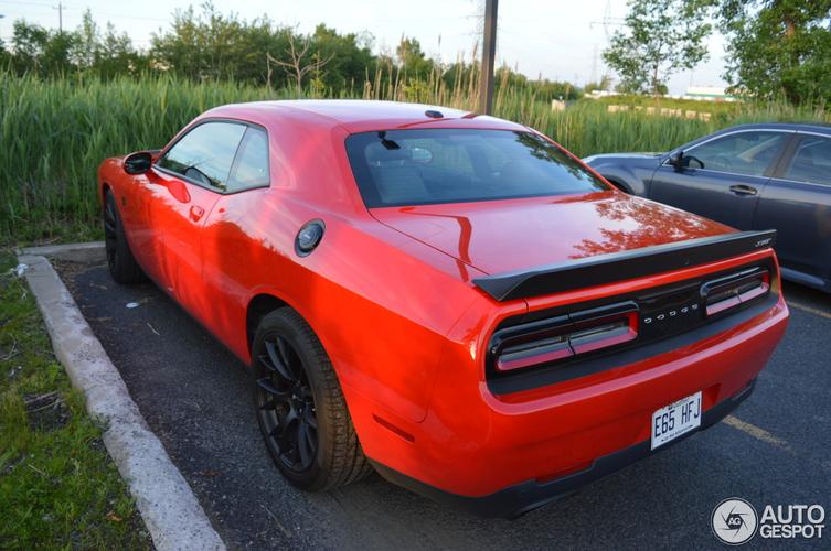 dodge challenger srt-8 hellcat