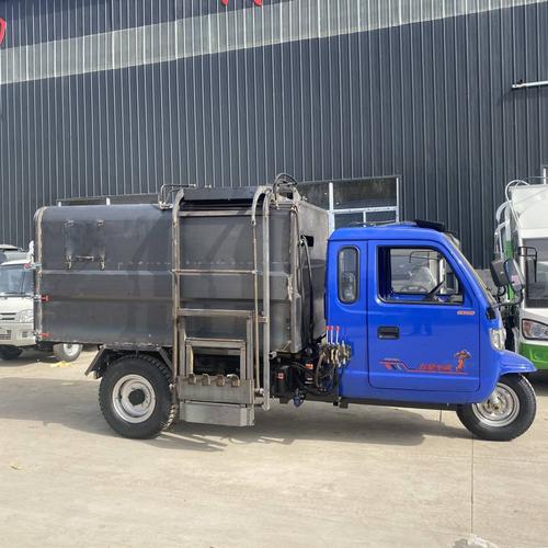 学校四轮垃圾车环卫车