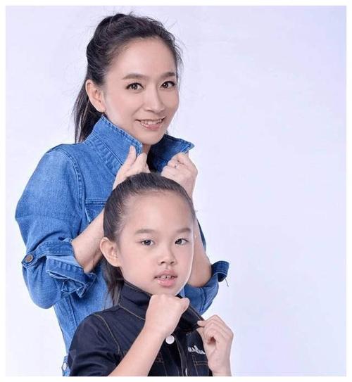 44岁王芳近照,她是王为念的王牌搭档,被老公独宠十多年