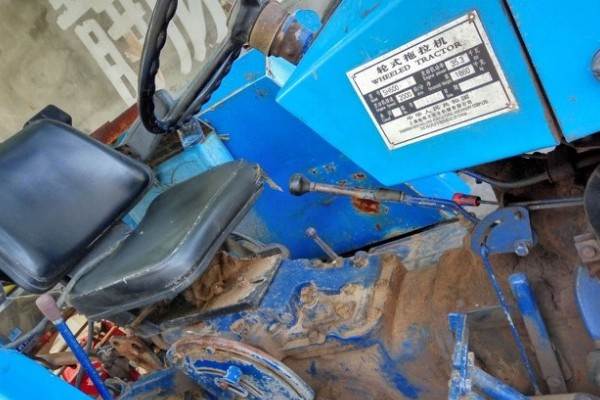 出售上海纽荷兰拖拉机 - 1.7万