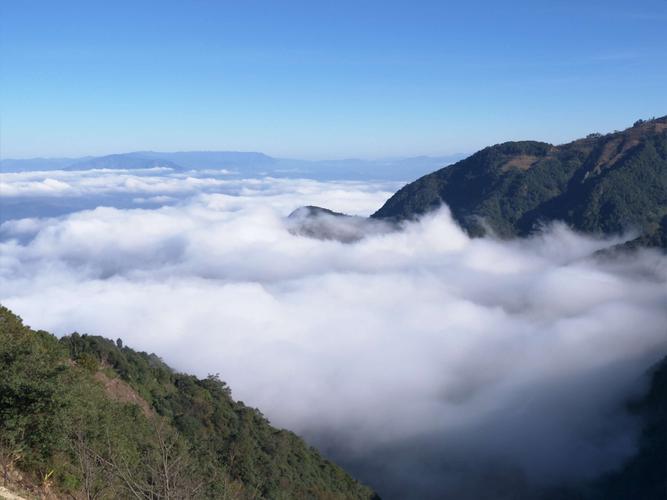 天边飘过故乡的云——云南玉溪市新平哀牢山日出云海壮奇观,自然美景