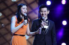 【主持人李响,李艾】