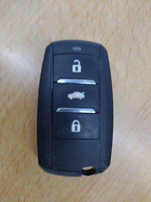 起亚钥匙k5怎么换电池起亚钥匙怎么拆开