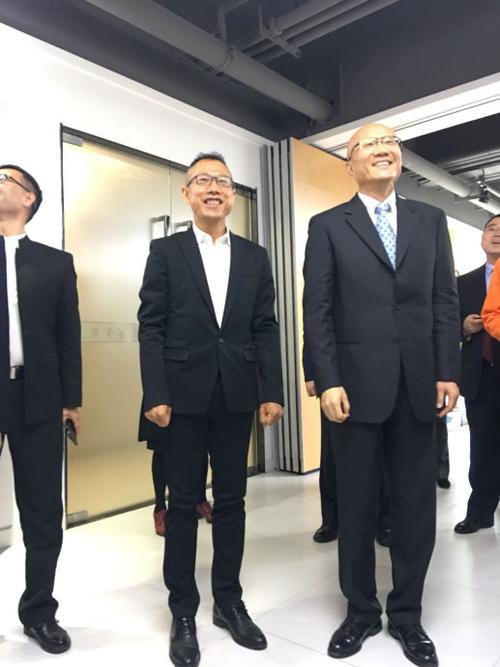 安利中国副总裁张明德先生莅临康君商学院