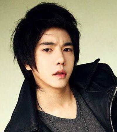 男生发型 男士长发 > 正文